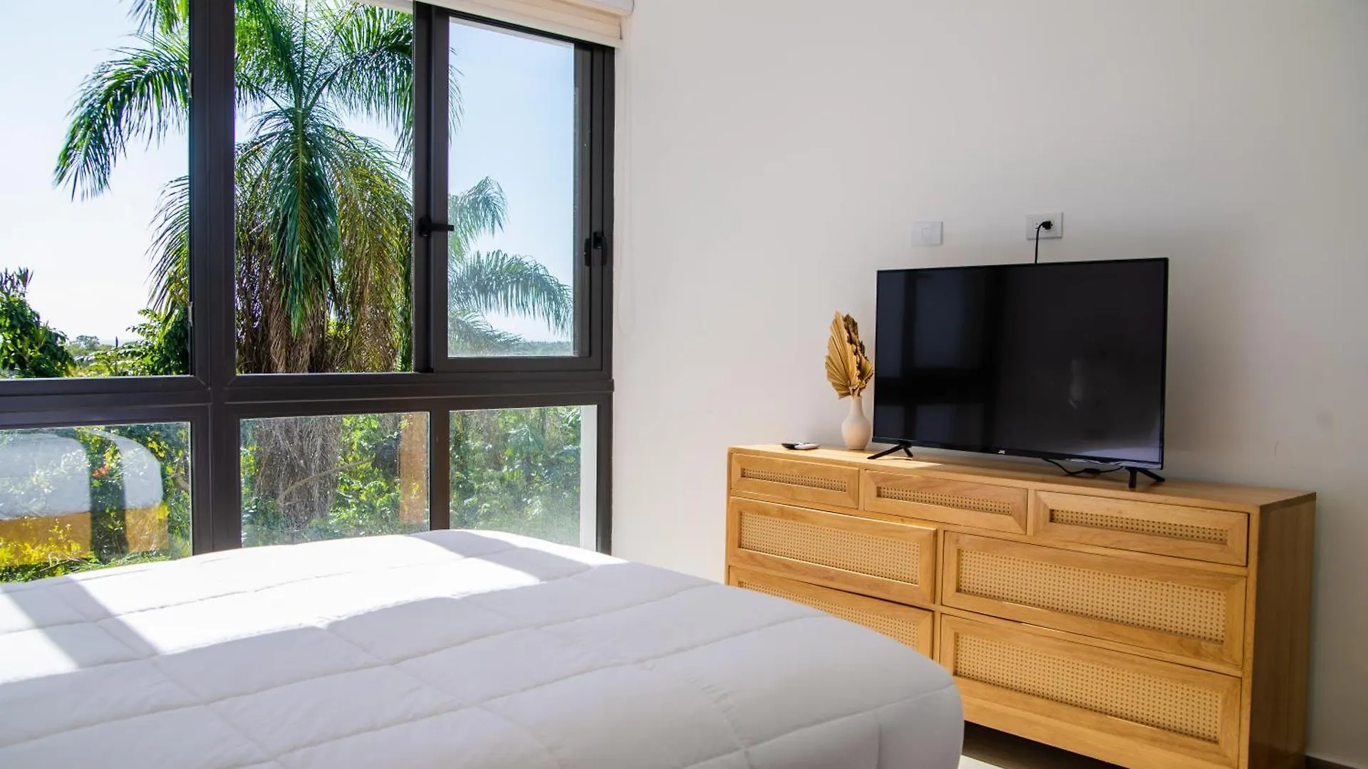 Modern 2 Bedroom With Amazing Ocean Views And Infinity Pool Лас Терренас Апартаменты